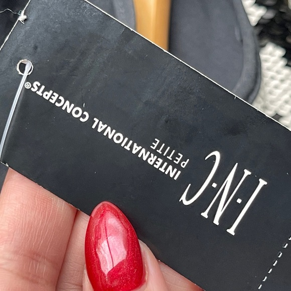 Sequin Black and White Pattern Top (NEW) - Picture 7 of 8